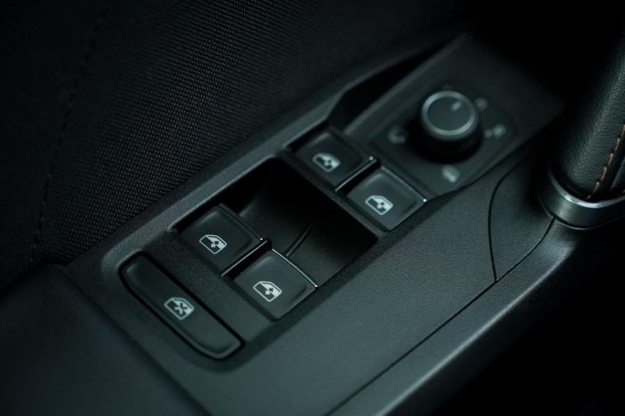 CUPRA Leon Sportstourer 1.4 e-Hybrid VZ Copper Edition / Pano / Adaptive Cruise / 19''