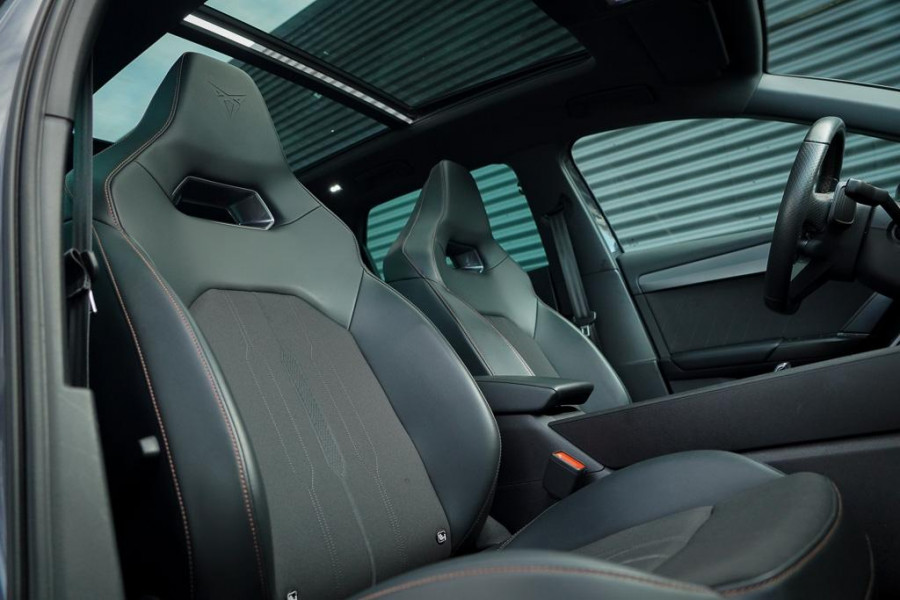 CUPRA Leon Sportstourer 1.4 e-Hybrid VZ Copper Edition / Pano / Adaptive Cruise / 19''