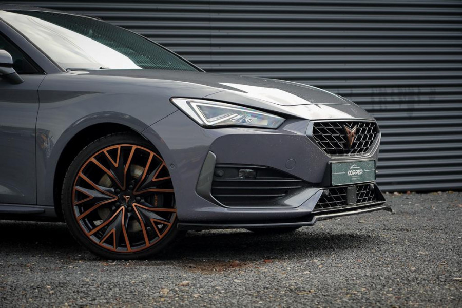 CUPRA Leon Sportstourer 1.4 e-Hybrid VZ Copper Edition / Pano / Adaptive Cruise / 19''