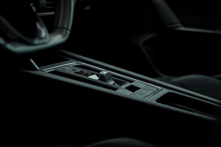 CUPRA Leon Sportstourer 1.4 e-Hybrid VZ Copper Edition / Pano / Adaptive Cruise / 19''