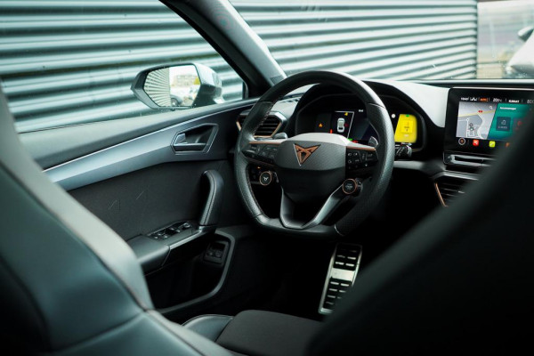 CUPRA Leon Sportstourer 1.4 e-Hybrid VZ Copper Edition / Pano / Adaptive Cruise / 19''