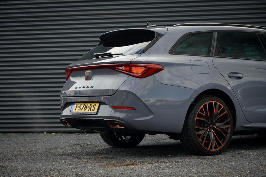 CUPRA Leon Sportstourer 1.4 e-Hybrid VZ Copper Edition / Pano / Adaptive Cruise / 19''