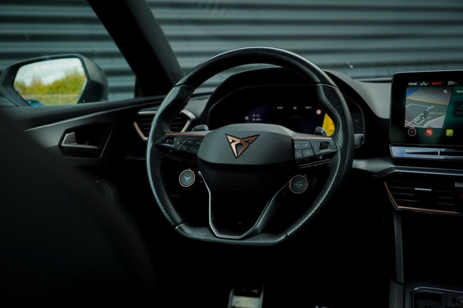 CUPRA Leon Sportstourer 1.4 e-Hybrid VZ Copper Edition / Pano / Adaptive Cruise / 19''