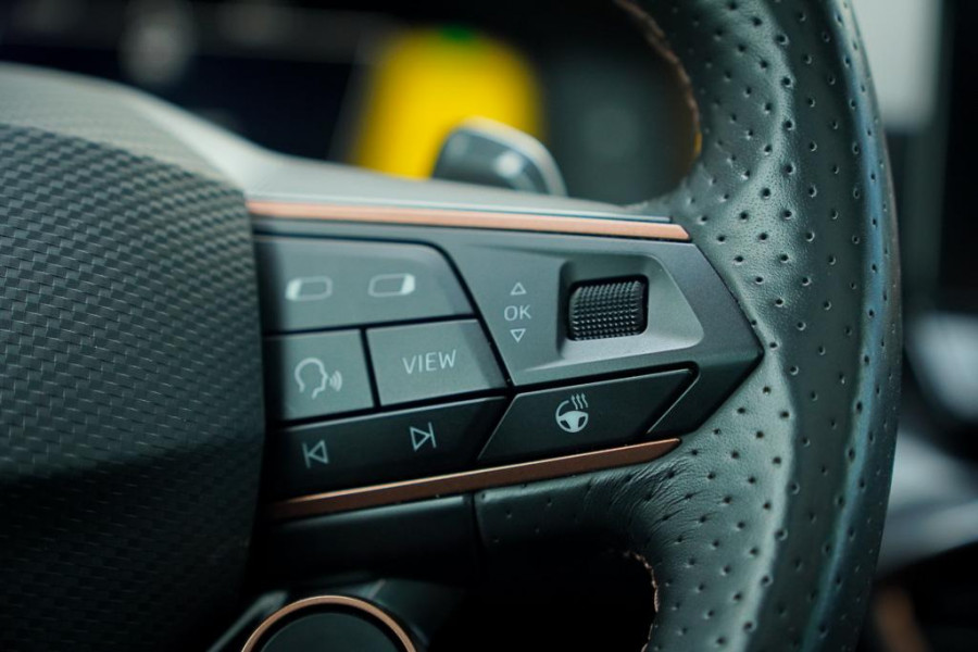 CUPRA Leon Sportstourer 1.4 e-Hybrid VZ Copper Edition / Pano / Adaptive Cruise / 19''