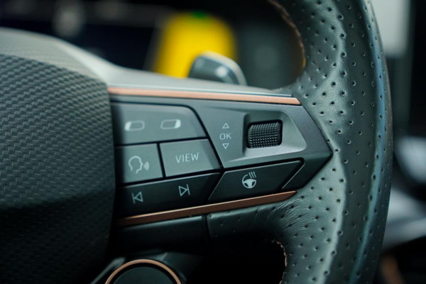 CUPRA Leon Sportstourer 1.4 e-Hybrid VZ Copper Edition / Pano / Adaptive Cruise / 19''