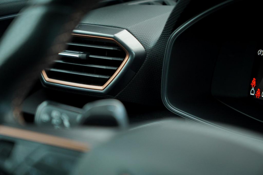 CUPRA Leon Sportstourer 1.4 e-Hybrid VZ Copper Edition / Pano / Adaptive Cruise / 19''