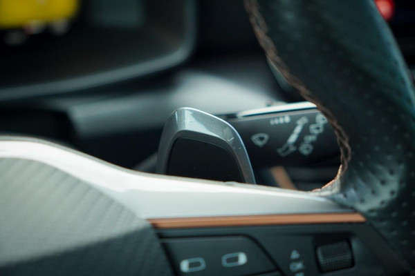 CUPRA Leon Sportstourer 1.4 e-Hybrid VZ Copper Edition / Pano / Adaptive Cruise / 19''