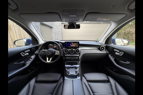 Mercedes-Benz GLC 300e 4MATIC Automaat | Vol leer | LED verlichting | Stoelverwarming | Elektrisch verstelbare stoelen | Blauw metallic | Climate