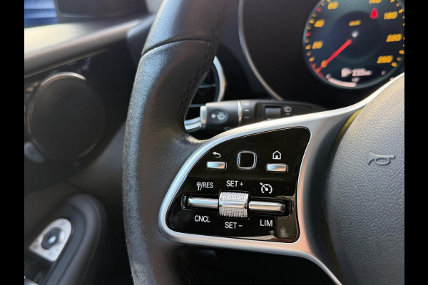 Mercedes-Benz GLC 300e 4MATIC Automaat | Vol leer | LED verlichting | Stoelverwarming | Elektrisch verstelbare stoelen | Blauw metallic | Climate