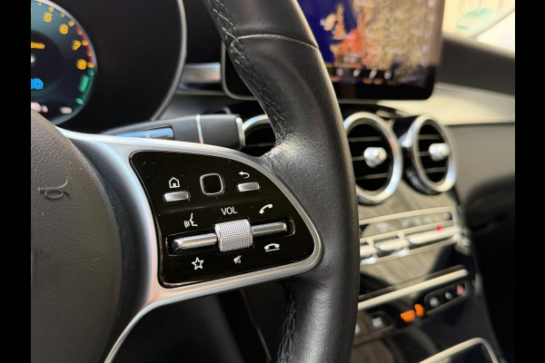 Mercedes-Benz GLC 300e 4MATIC Automaat | Vol leer | LED verlichting | Stoelverwarming | Elektrisch verstelbare stoelen | Blauw metallic | Climate