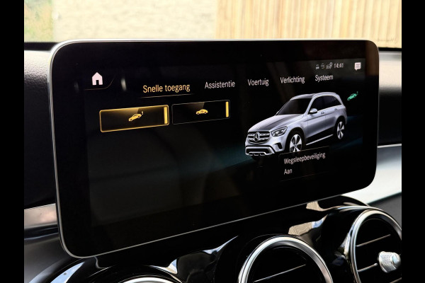 Mercedes-Benz GLC 300e 4MATIC Automaat | Vol leer | LED verlichting | Stoelverwarming | Elektrisch verstelbare stoelen | Blauw metallic | Climate