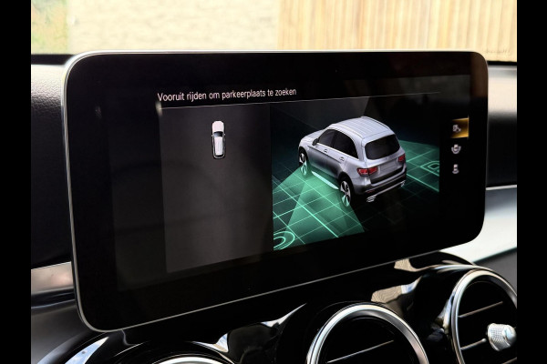 Mercedes-Benz GLC 300e 4MATIC Automaat | Vol leer | LED verlichting | Stoelverwarming | Elektrisch verstelbare stoelen | Blauw metallic | Climate