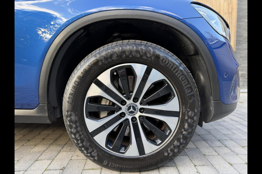 Mercedes-Benz GLC 300e 4MATIC Automaat | Vol leer | LED verlichting | Stoelverwarming | Elektrisch verstelbare stoelen | Blauw metallic | Climate