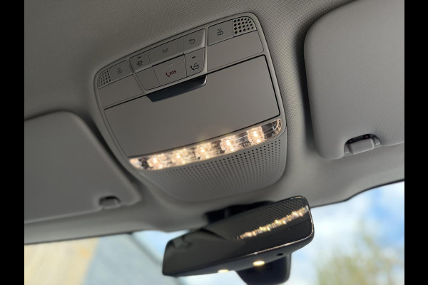 Mercedes-Benz GLC 300e 4MATIC Automaat | Vol leer | LED verlichting | Stoelverwarming | Elektrisch verstelbare stoelen | Blauw metallic | Climate