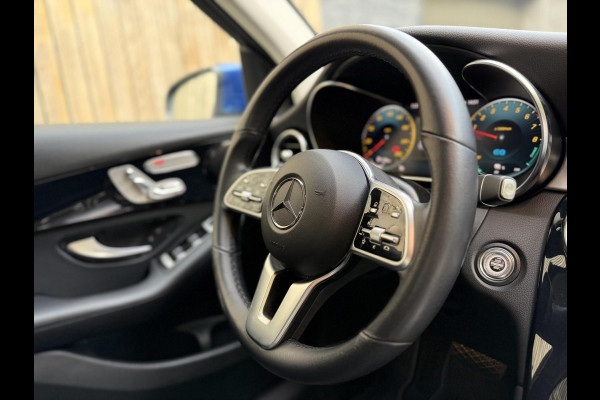 Mercedes-Benz GLC 300e 4MATIC Automaat | Vol leer | LED verlichting | Stoelverwarming | Elektrisch verstelbare stoelen | Blauw metallic | Climate