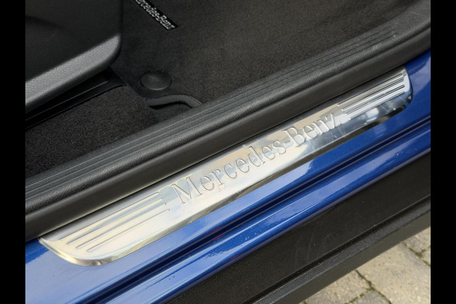 Mercedes-Benz GLC 300e 4MATIC Automaat | Vol leer | LED verlichting | Stoelverwarming | Elektrisch verstelbare stoelen | Blauw metallic | Climate