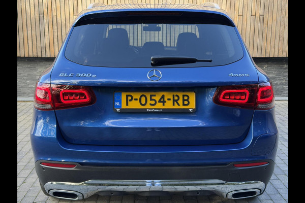 Mercedes-Benz GLC 300e 4MATIC Automaat | Vol leer | LED verlichting | Stoelverwarming | Elektrisch verstelbare stoelen | Blauw metallic | Climate