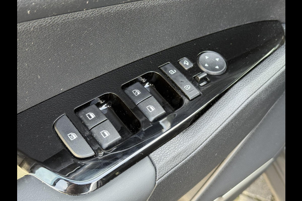 Kia Sportage 1.6 T-GDi HEV DynamicLine | Stoel + Stuurverwarming, Groot scherm, CarPlay, Keyless, 18inch, Parkeersensoren, December 2023 Kia Sportage 1.6 T-GDi HEV DynamicLine | Stoel + Stuurverwarming, Groot scherm, CarPlay, Keyless, 18inch, Parkeersensoren, December 2023
