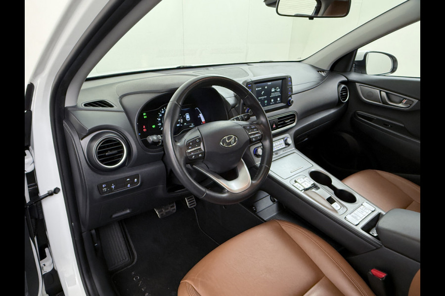 Hyundai Kona EV 64kWh Leer Warmtepomp Camera Adap. Cruise + stop&go Apple Carplay Android Comfort Ecc Pdc Navi* Isofix DAB Led Lmv 17" Lane Assist FCA Keyless 1e Eigenaar Origineel Nederlandse Auto