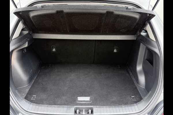 Hyundai Kona EV 64kWh Leer Warmtepomp Camera Adap. Cruise + stop&go Apple Carplay Android Comfort Ecc Pdc Navi* Isofix DAB Led Lmv 17" Lane Assist FCA Keyless 1e Eigenaar Origineel Nederlandse Auto