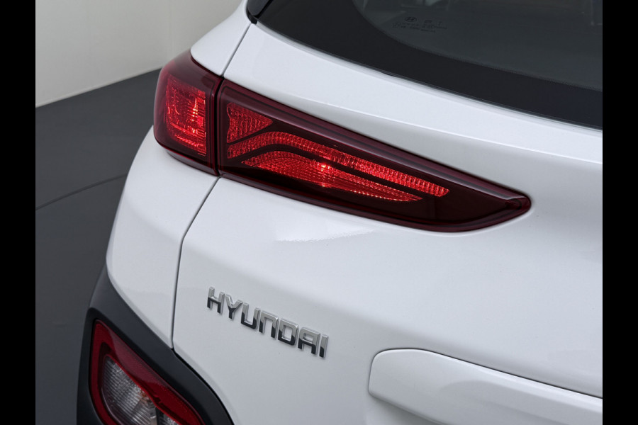 Hyundai Kona EV 64kWh Leer Warmtepomp Camera Adap. Cruise + stop&go Apple Carplay Android Comfort Ecc Pdc Navi* Isofix DAB Led Lmv 17" Lane Assist FCA Keyless 1e Eigenaar Origineel Nederlandse Auto