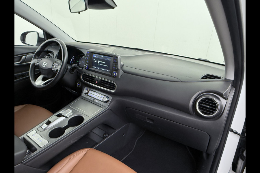 Hyundai Kona EV 64kWh Leer Warmtepomp Camera Adap. Cruise + stop&go Apple Carplay Android Comfort Ecc Pdc Navi* Isofix DAB Led Lmv 17" Lane Assist FCA Keyless 1e Eigenaar Origineel Nederlandse Auto