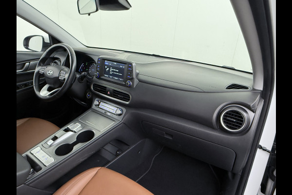Hyundai Kona EV 64kWh Leer Warmtepomp Camera Adap. Cruise + stop&go Apple Carplay Android Comfort Ecc Pdc Navi* Isofix DAB Led Lmv 17" Lane Assist FCA Keyless 1e Eigenaar Origineel Nederlandse Auto