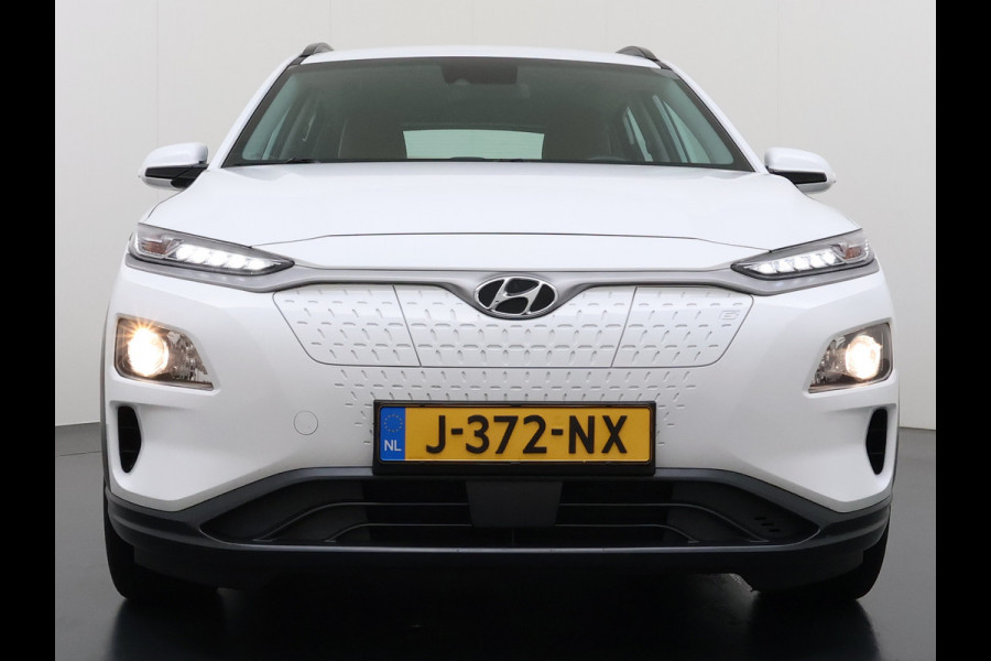 Hyundai Kona EV 64kWh Leer Warmtepomp Camera Adap. Cruise + stop&go Apple Carplay Android Comfort Ecc Pdc Navi* Isofix DAB Led Lmv 17" Lane Assist FCA Keyless 1e Eigenaar Origineel Nederlandse Auto