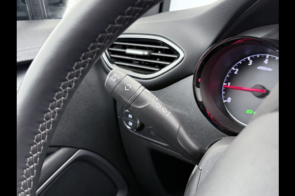 Opel Crossland T 131PK AUT-6 Apple Carplay Android Auto Navi* Ecc Cruise Control Camera Stoel+Stuurverwarming Pdc Elegance DAB Bluetooth Lane Assist Led Winter Pakket Parkeer Pakket Mooie en complete Opel Crossland! € 32.000 nieuw! EURO6