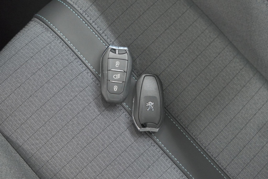 Peugeot 208 PureTech 100 Allure Pack | Camera | Stoelverwarming | Apple Carplay | Parkeersensoren