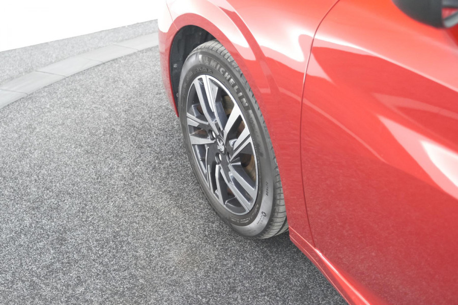 Peugeot 208 PureTech 100 Allure Pack | Camera | Stoelverwarming | Apple Carplay | Parkeersensoren
