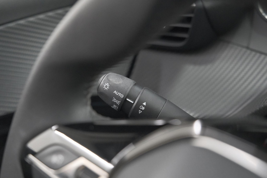 Peugeot 208 PureTech 100 Allure Pack | Camera | Stoelverwarming | Apple Carplay | Parkeersensoren