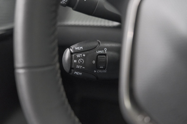 Peugeot 208 PureTech 100 Allure Pack | Camera | Stoelverwarming | Apple Carplay | Parkeersensoren
