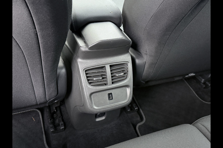 Opel Grandland X T131PK Trekhaak Navi Ecc Apple Carplay Android Auto Cruise Control Pdc Edition Lmv Licht-Regensensor Verkeersbordlezer PrivacyGlas IntelliLink Bluetooth Origineel Nederlandse Auto 1.400KG Trekgewicht! € 35.000 nieuw! Bij ons volledig Onderhouden