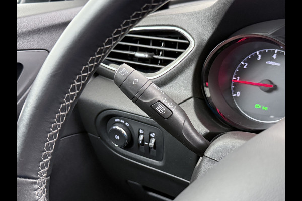 Opel Grandland X T131PK Trekhaak Navi Ecc Apple Carplay Android Auto Cruise Control Pdc Edition Lmv Licht-Regensensor Verkeersbordlezer PrivacyGlas IntelliLink Bluetooth Origineel Nederlandse Auto 1.400KG Trekgewicht! € 35.000 nieuw! Bij ons volledig Onderhouden