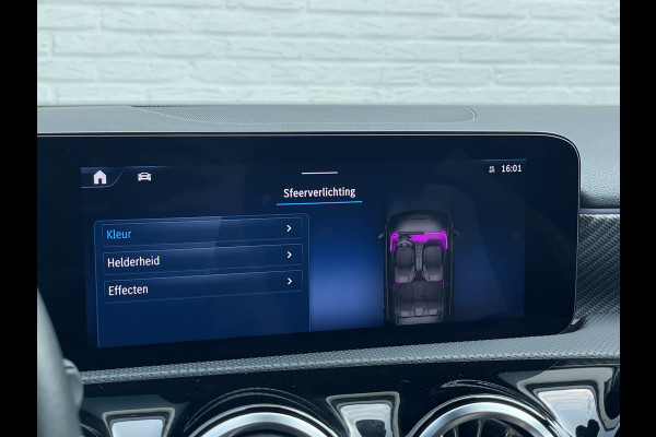 Mercedes-Benz A-Klasse 180 Luxury Line | Facelift | Pano | Ambiente | Camera | CarPlay | LED | Keyless | DAB+