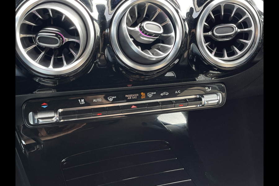 Mercedes-Benz A-Klasse 180 Luxury Line | Facelift | Pano | Ambiente | Camera | CarPlay | LED | Keyless | DAB+
