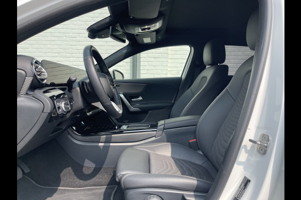 Mercedes-Benz A-Klasse 180 Luxury Line | Facelift | Pano | Ambiente | Camera | CarPlay | LED | Keyless | DAB+