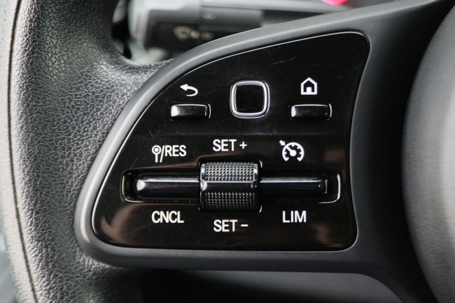 Mercedes-Benz Sprinter 317 CDI Aut. L2H1 Leer, Standkachel, Camera, 3-Zits, Airco, Cruise, Apple Carplay, DAB