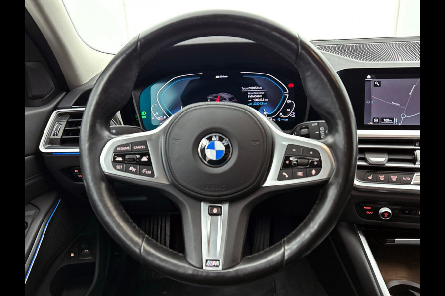 BMW 3 Serie Touring 330e High Executive M SPORT | SHADOW-LINE  | CARPLAY | AD-CRUISE | TREKHAAK BMW 3 Serie Touring 330e High Executive M SPORT | SHADOW-LINE  | CARPLAY | AD-CRUISE | TREKHAAK