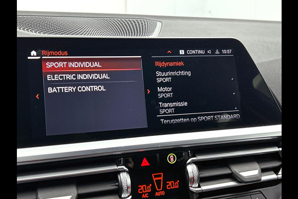 BMW 3 Serie Touring 330e High Executive M SPORT | SHADOW-LINE  | CARPLAY | AD-CRUISE | TREKHAAK BMW 3 Serie Touring 330e High Executive M SPORT | SHADOW-LINE  | CARPLAY | AD-CRUISE | TREKHAAK