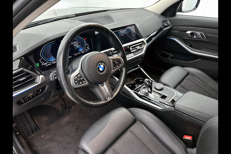 BMW 3 Serie Touring 330e High Executive M SPORT | SHADOW-LINE  | CARPLAY | AD-CRUISE | TREKHAAK BMW 3 Serie Touring 330e High Executive M SPORT | SHADOW-LINE  | CARPLAY | AD-CRUISE | TREKHAAK