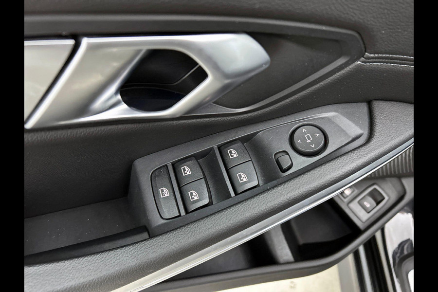 BMW 3 Serie Touring 330e High Executive M SPORT | SHADOW-LINE  | CARPLAY | AD-CRUISE | TREKHAAK BMW 3 Serie Touring 330e High Executive M SPORT | SHADOW-LINE  | CARPLAY | AD-CRUISE | TREKHAAK