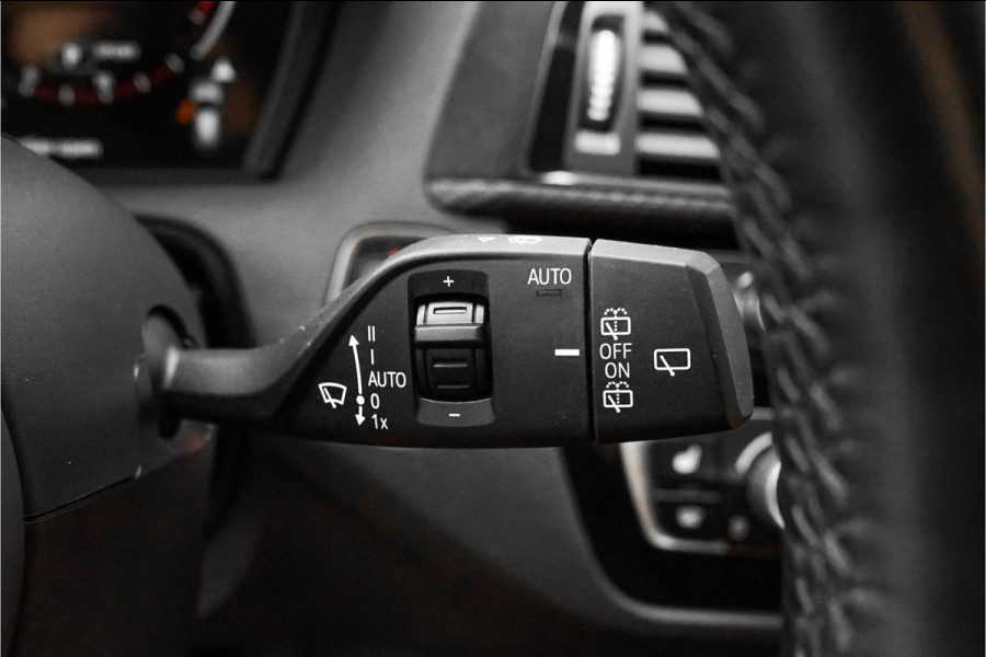 BMW 1-serie M140i High Ex Shadow M-Performance Navi Pro Leder Keyless