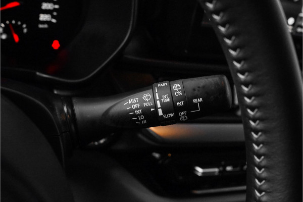 Suzuki Swift 1.2 Style Smart Hybrid Navi ACC Camera CarPlay BTW