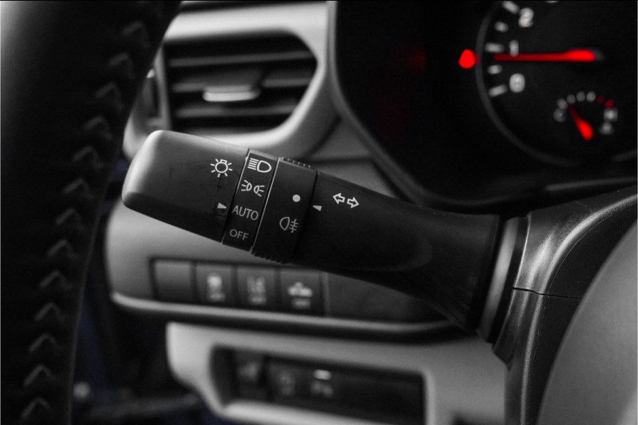 Suzuki Swift 1.2 Style Smart Hybrid Navi ACC Camera CarPlay BTW