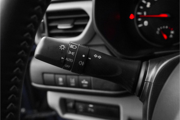 Suzuki Swift 1.2 Style Smart Hybrid Navi ACC Camera CarPlay BTW