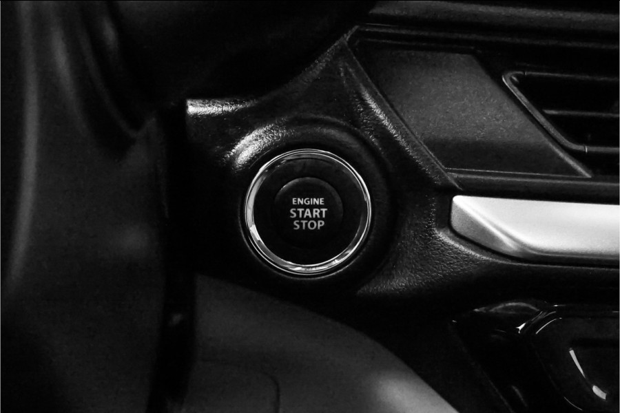 Suzuki Swift 1.2 Style Smart Hybrid Navi ACC Camera CarPlay BTW