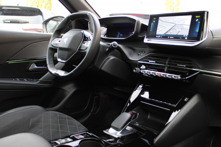 Peugeot e-208 EV GT Pack 50 kWh | Panoramadak | Navigatie | Stoelverwarming Actieweken 1 t/m 15 november!