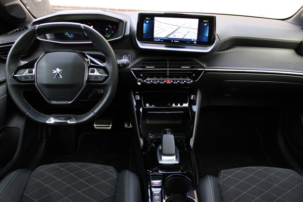 Peugeot e-208 EV GT Pack 50 kWh | Panoramadak | Navigatie | Stoelverwarming Actieweken 1 t/m 15 november!